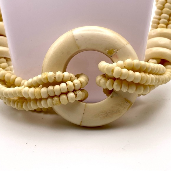 Carved  multi strand bone beaded necklace pendant 131 grams. - Picture 5 of 6